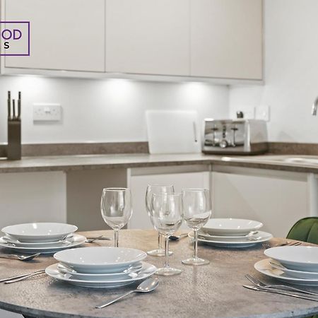 Quality 1 Bed 1 Bath Apartments For Contractors By Redwood Stays Farnborough  Kültér fotó