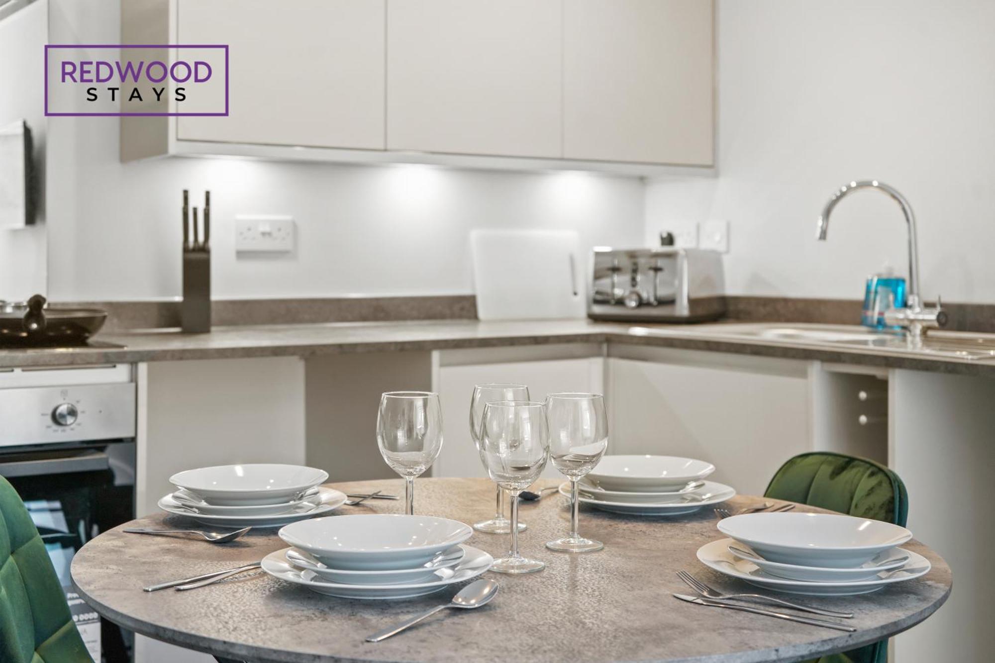 Quality 1 Bed 1 Bath Apartments For Contractors By Redwood Stays Farnborough  Kültér fotó